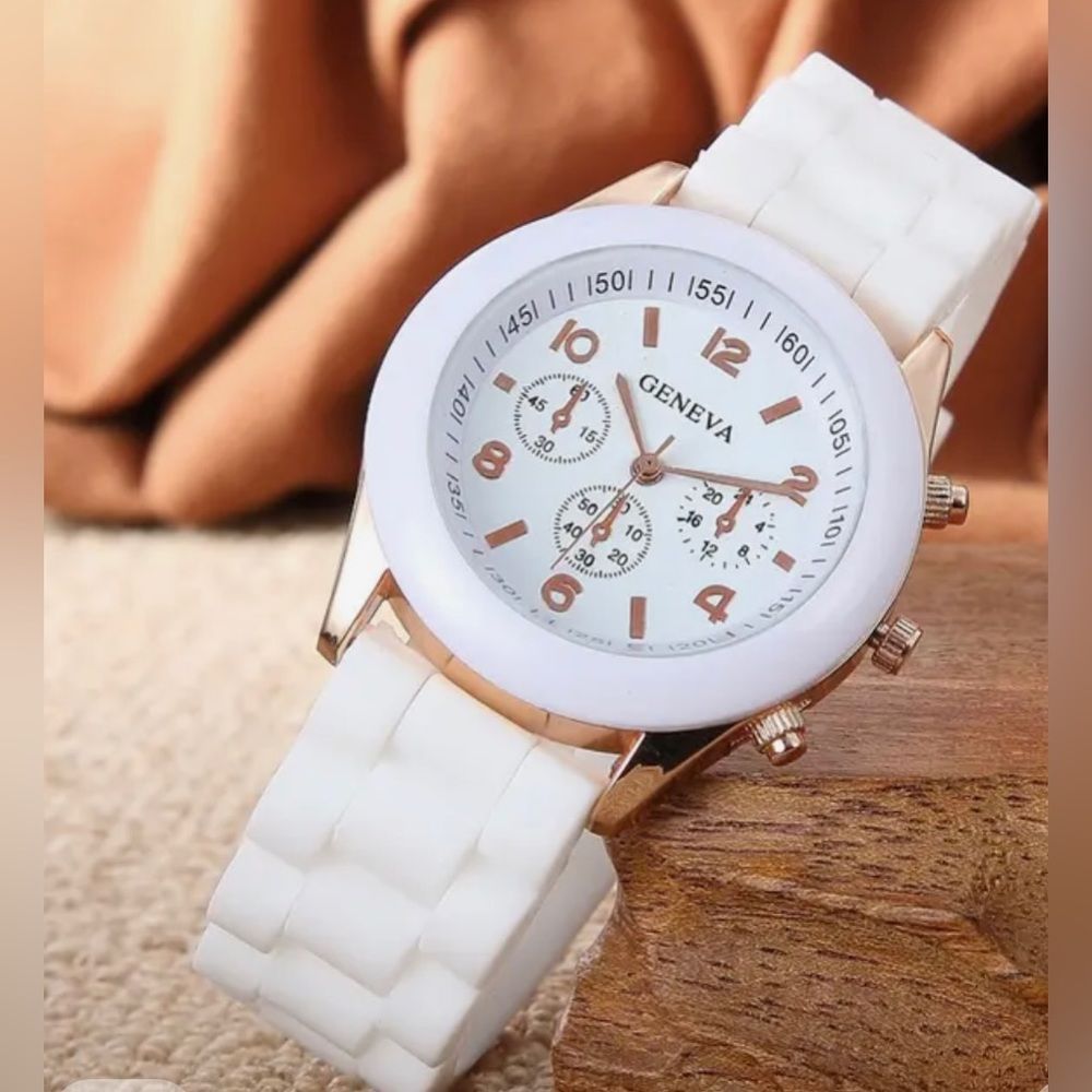 WHITE SILICONE QUARTZ WATCH - Picture 2 of 2